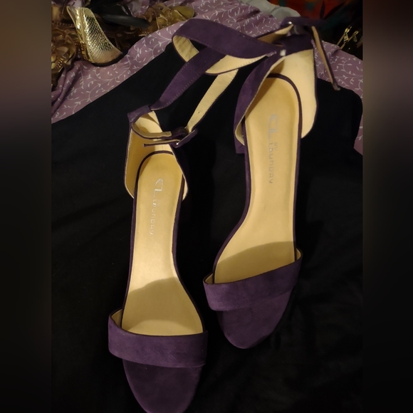 Women's Sandals - Picture 3 of 3